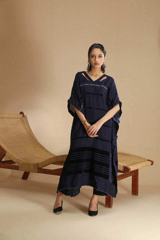 Blue khaftaan with embroidered front and sleeves