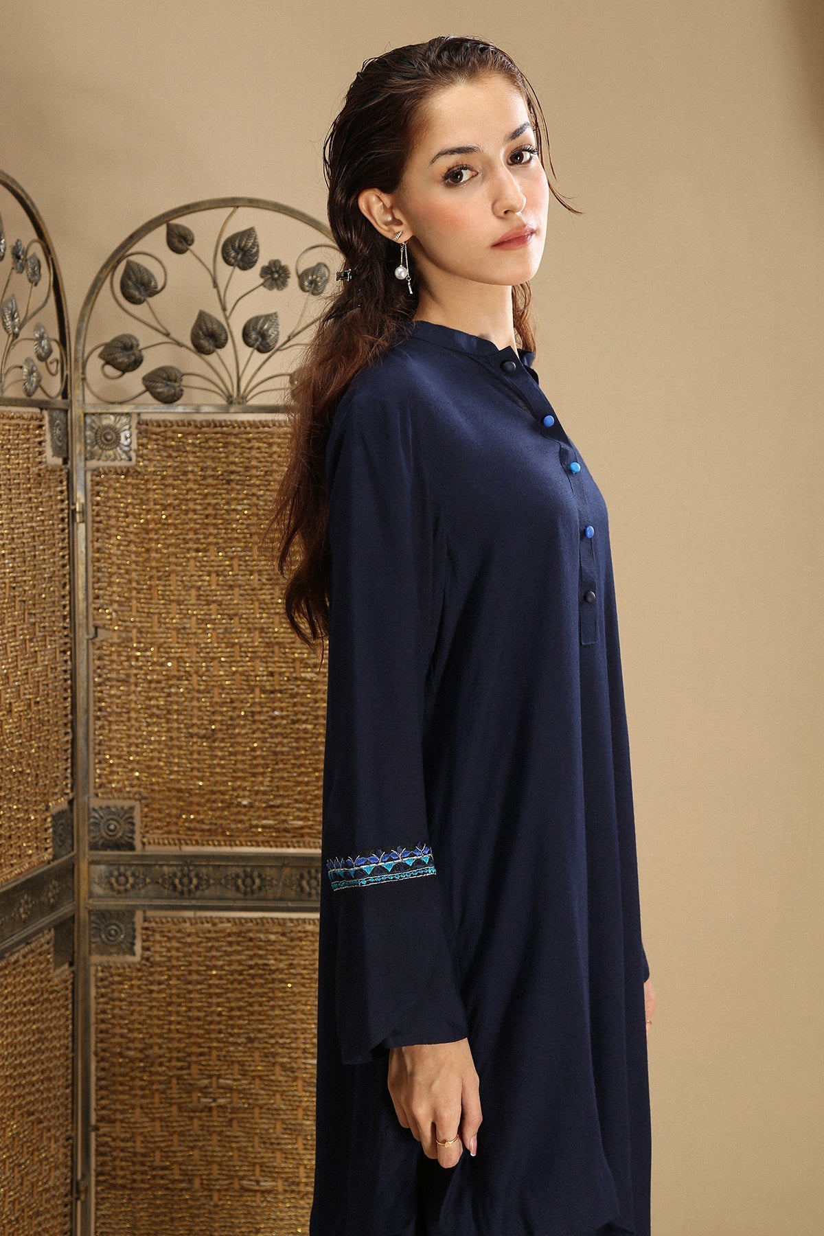 Side diagonal shirt with ethnic embroidery